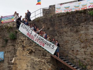 Le 8 mai 2016, le comité de Concarneau a affirmé notre combat pour l'abolition des armes nucléaires et la paix !