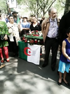 Le 8 mai 2016, place du Châtelet, le Mouvement de la Paix était présent auprès de nombreuses associations pour que ne soient pas oubliés les massacres de l'armée française le 8 mai 1945 en Algérie, notamment à Sétif.